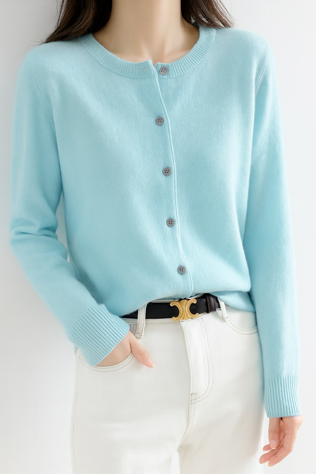Cárdigan elegante con botones – suavidad y ajuste clásico