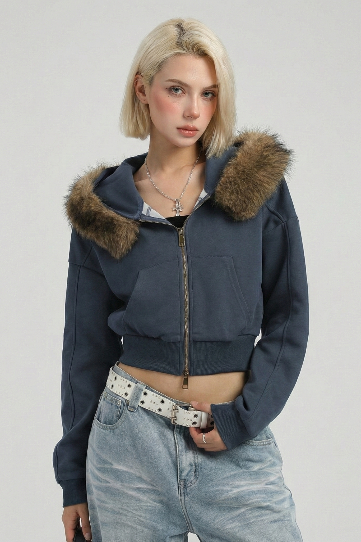 Sudadera Cropped con Capucha de Pelo – Chaqueta Corta con Cremallera Estilo Y2K